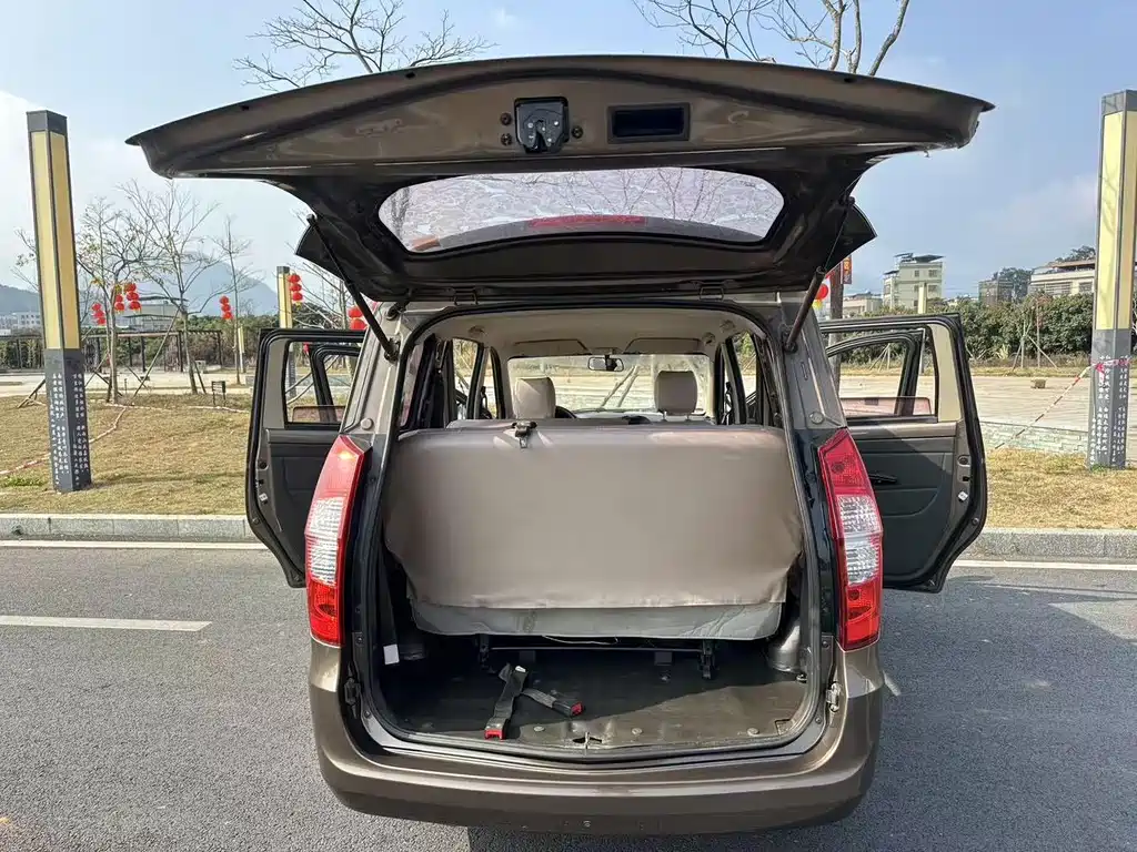 Wuling Hongguang — миниатюра 22