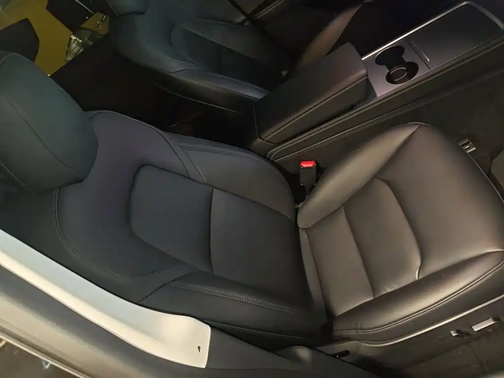 Tesla Model Y — миниатюра 25
