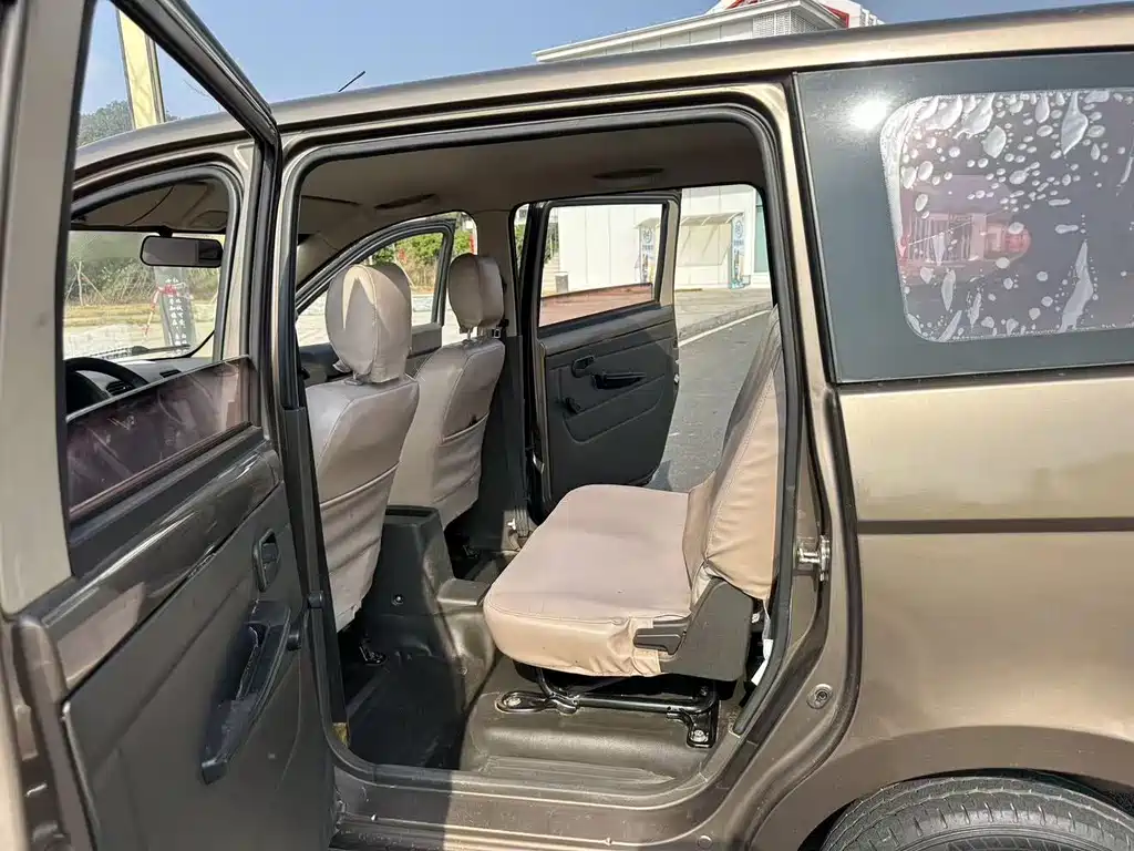 Wuling Hongguang — миниатюра 28