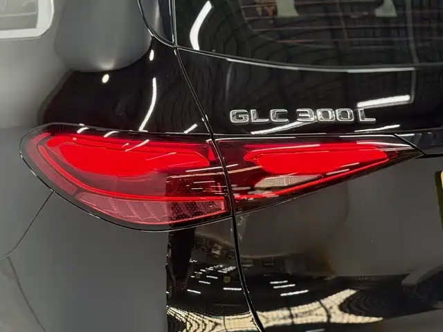 Mercedes-Benz GLC — миниатюра 12