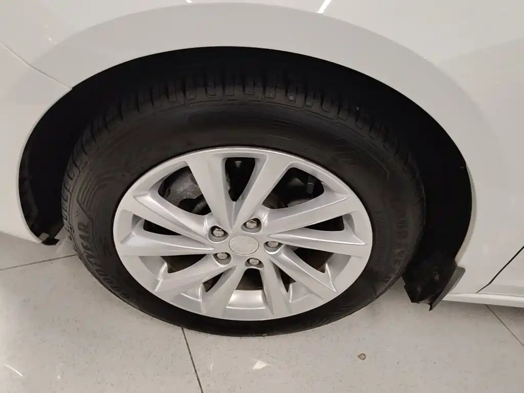 Buick Verano — миниатюра 23