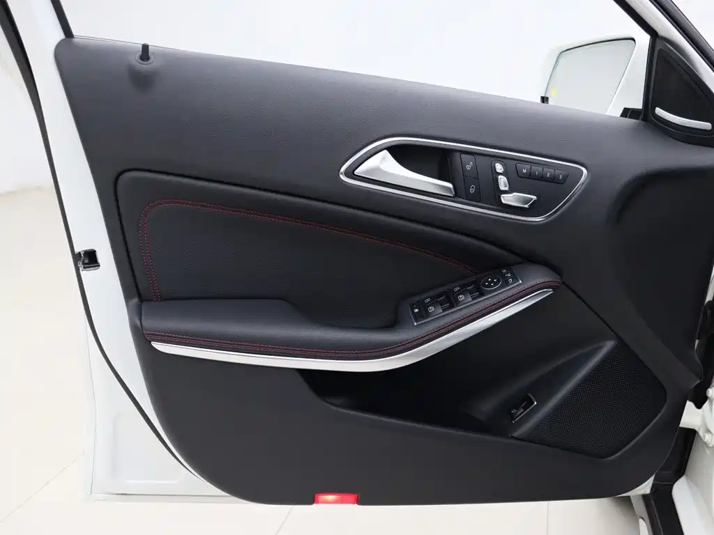 Mercedes-Benz GLA AMG — миниатюра 6
