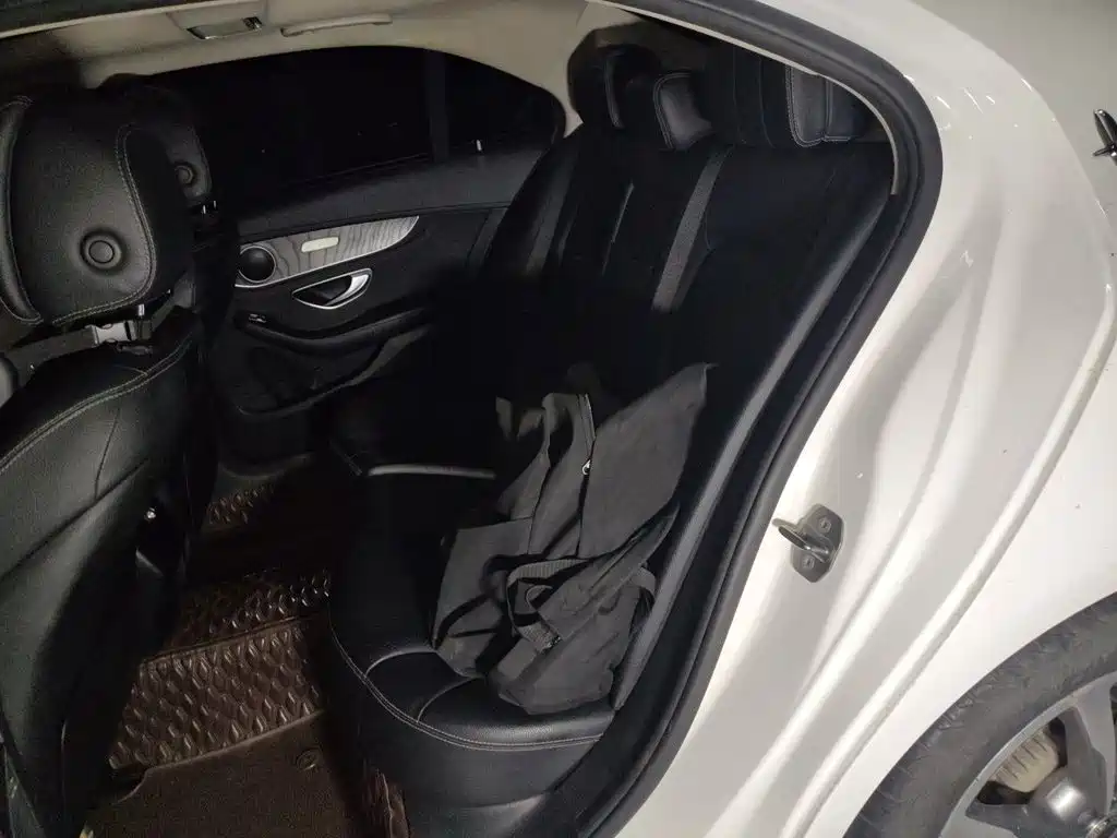 Mercedes-Benz C-Class — миниатюра 15