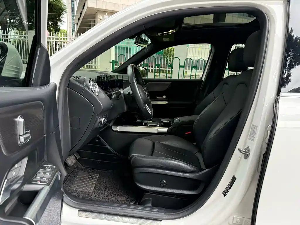 Mercedes-Benz GLB — миниатюра 6