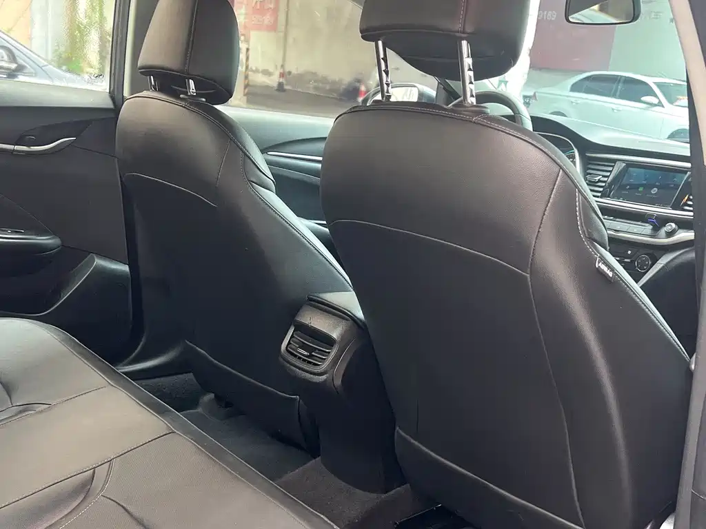 Buick Excelle — миниатюра 7