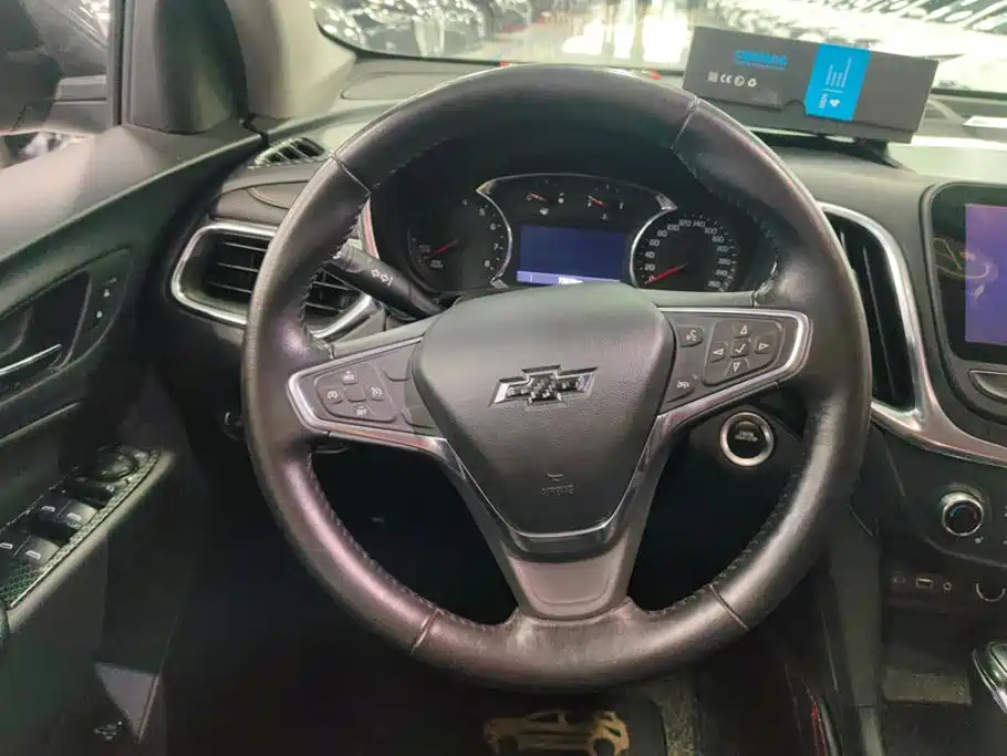 Chevrolet Equinox — миниатюра 15