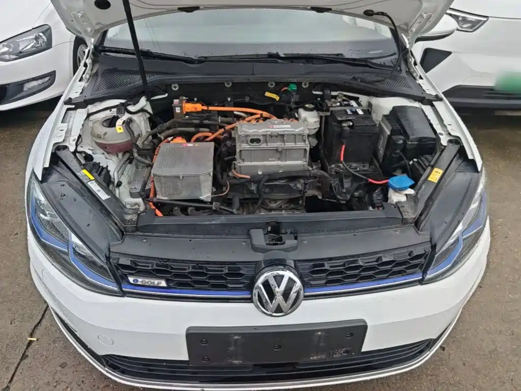 Volkswagen Golf EV — миниатюра 20