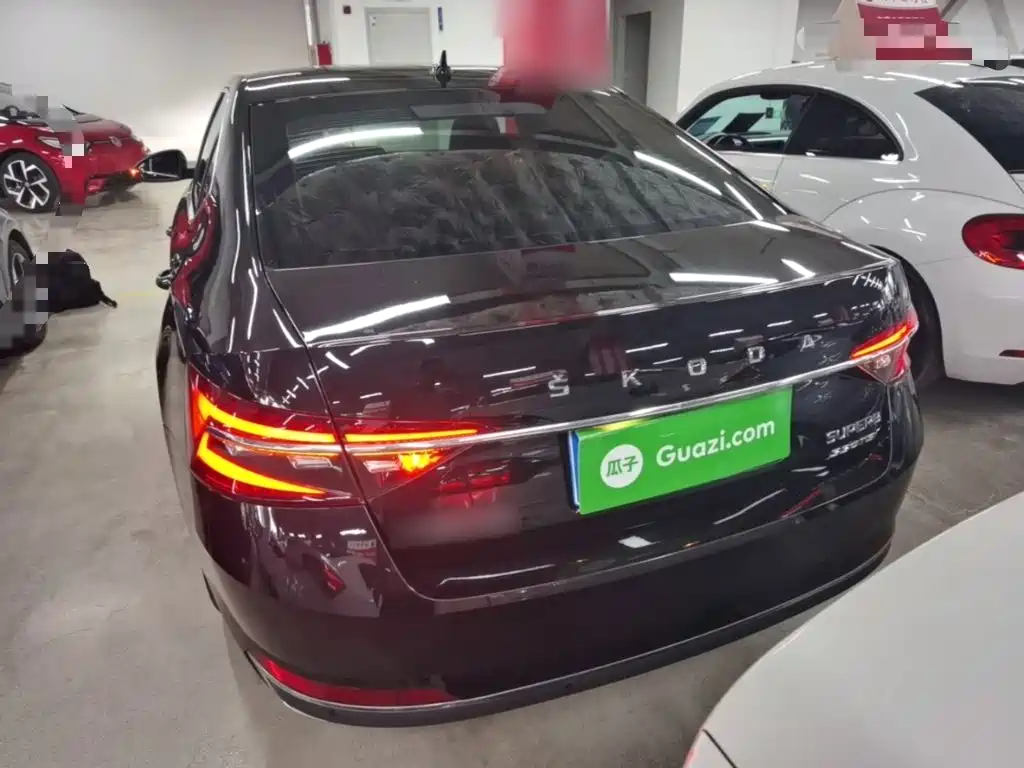 Skoda Superb — миниатюра 6