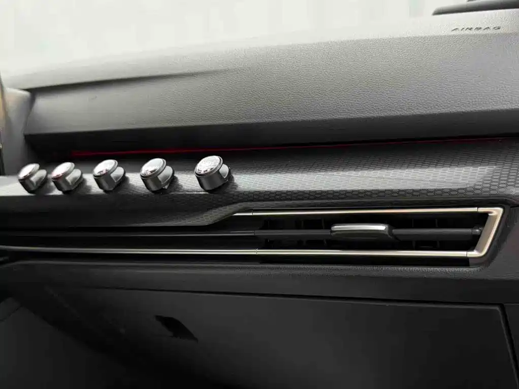 Volkswagen Golf GTI — миниатюра 23
