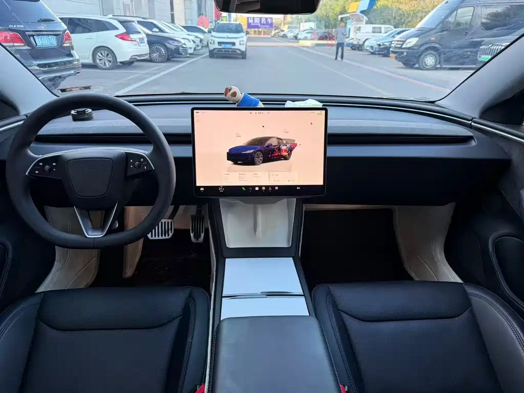 Tesla Model 3 — миниатюра 8
