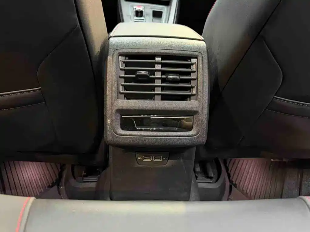 Volkswagen Golf GTI — миниатюра 21