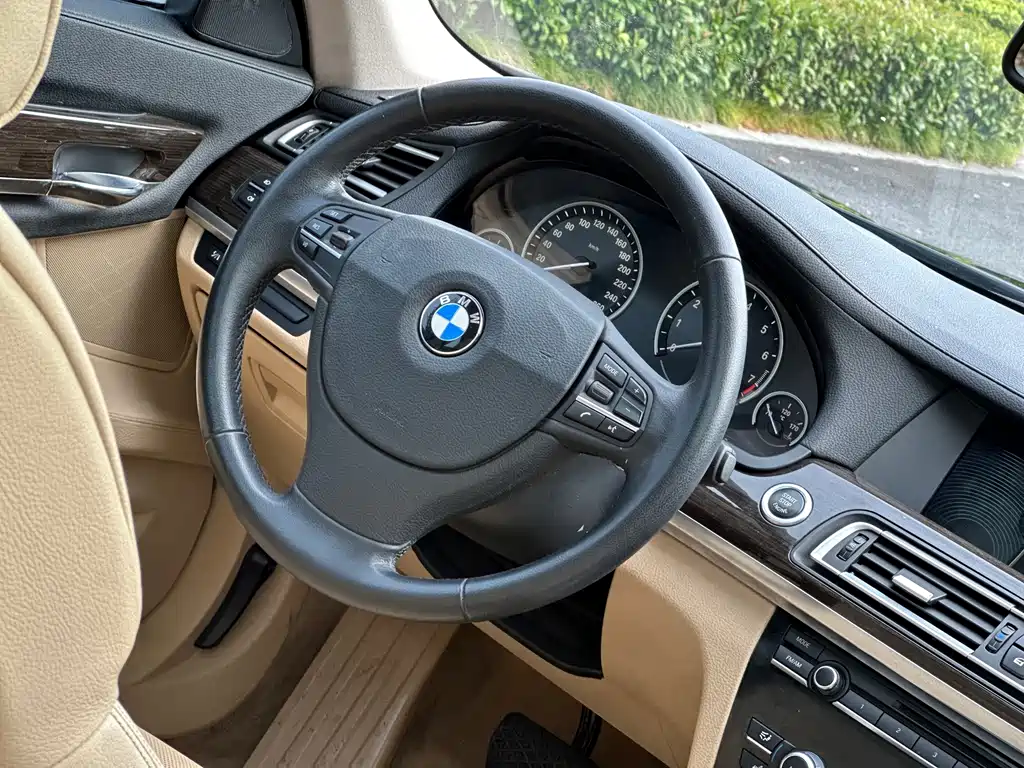 BMW 7 Series — миниатюра 15