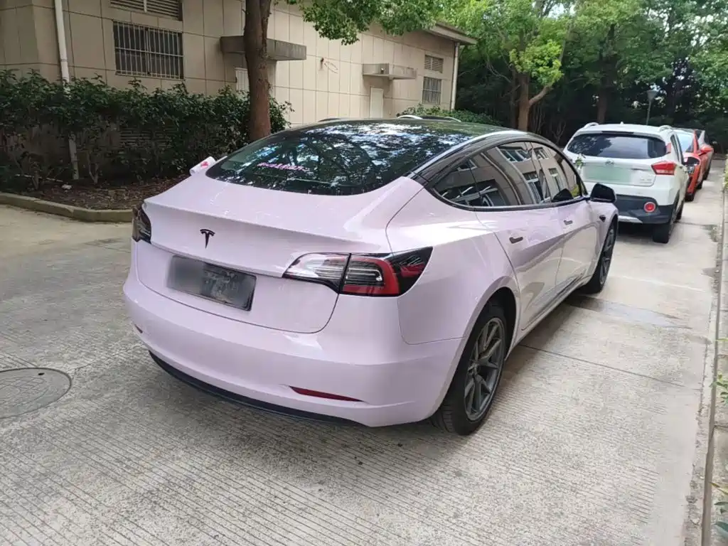 Tesla Model 3 — миниатюра 7