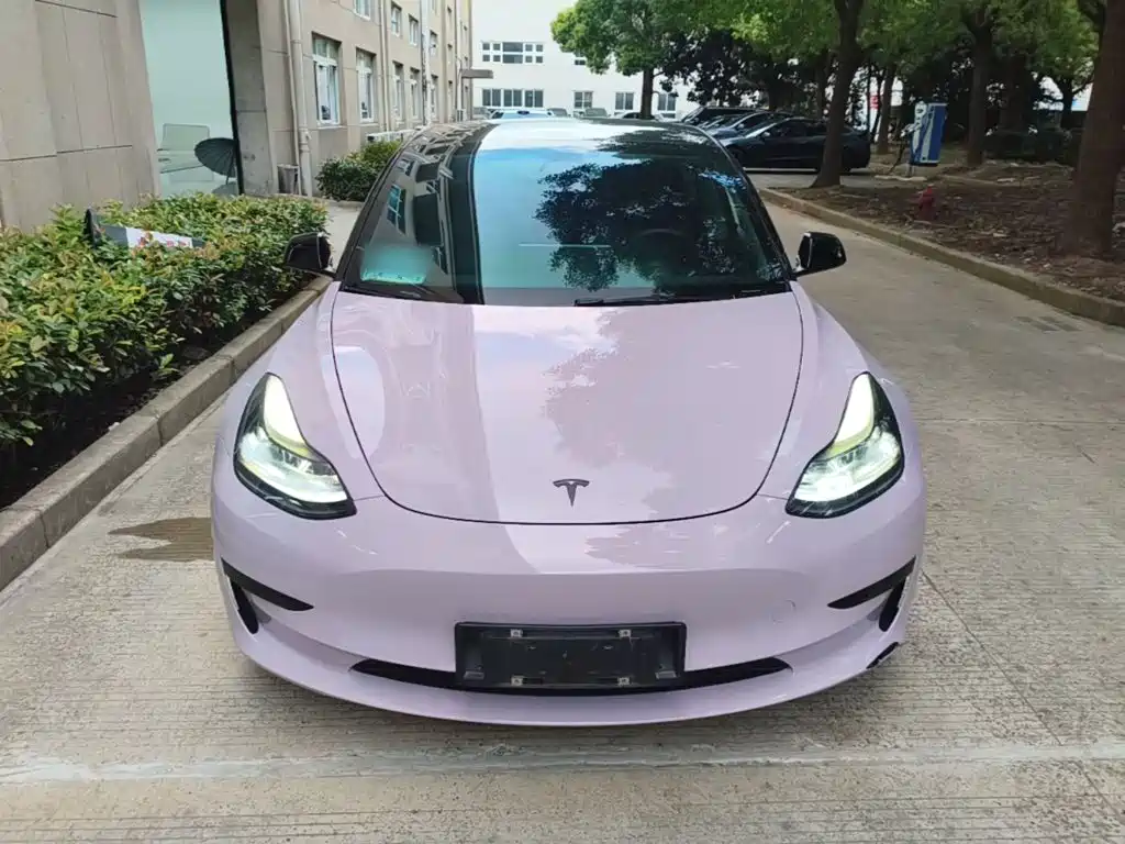 Tesla Model 3 — миниатюра 3