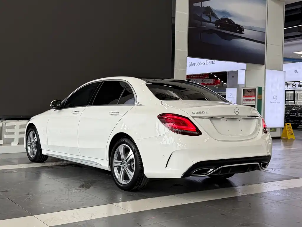 Mercedes-Benz C-Class — миниатюра 4