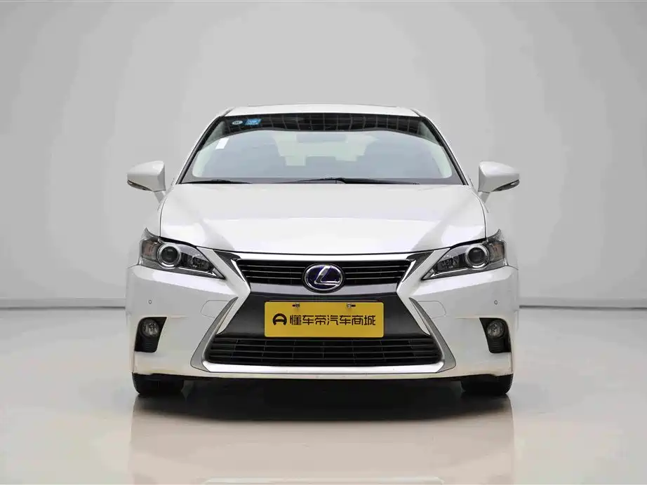 Lexus CT — миниатюра 2