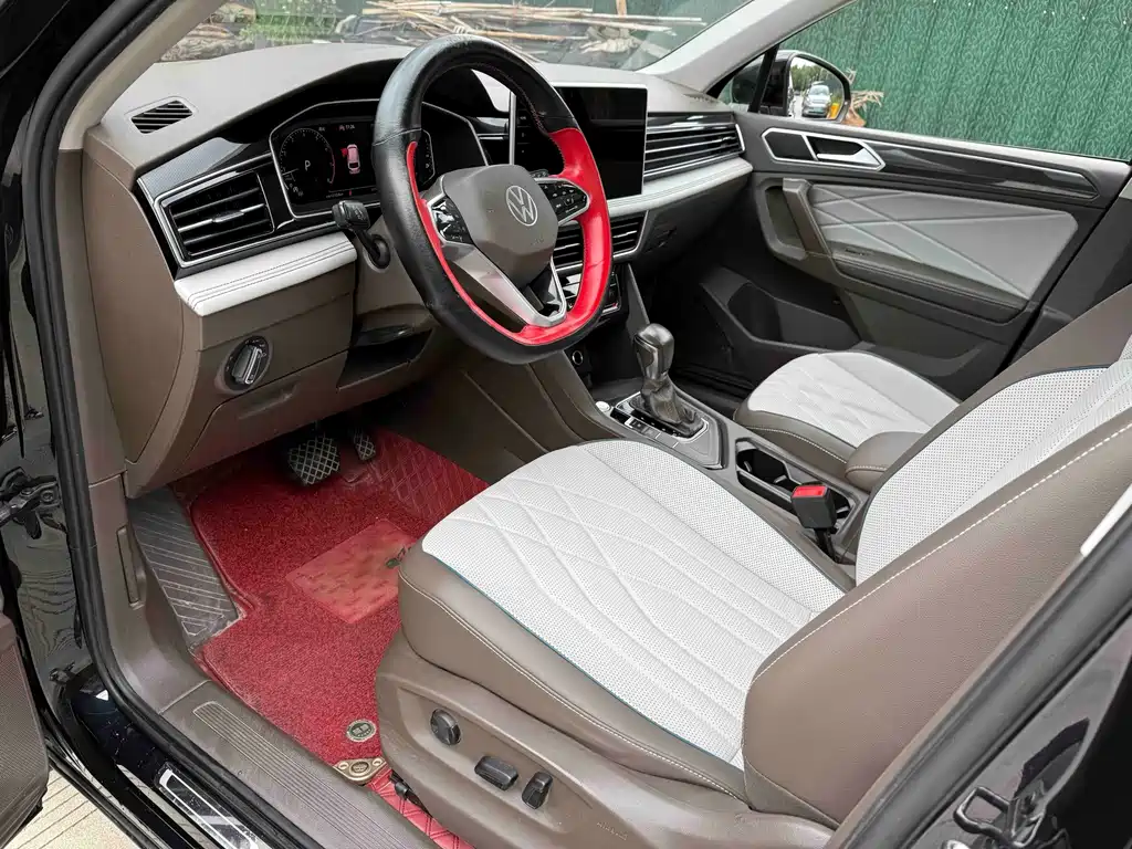 Volkswagen Tiguan L — миниатюра 7
