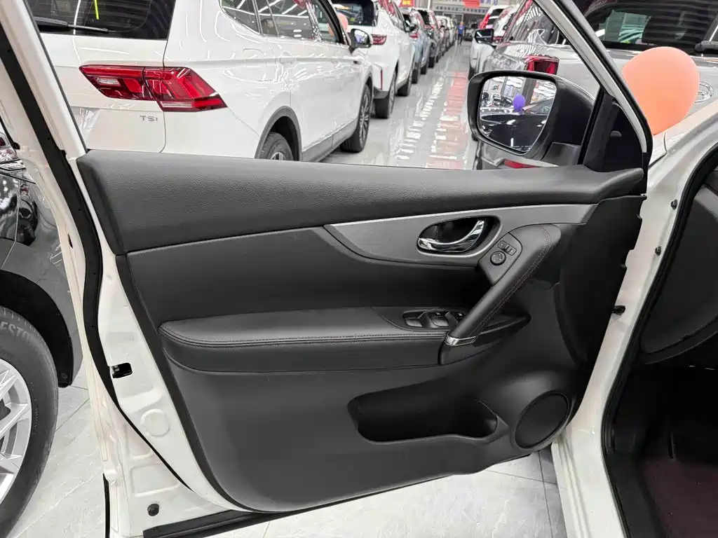 Nissan Qashqai — миниатюра 5