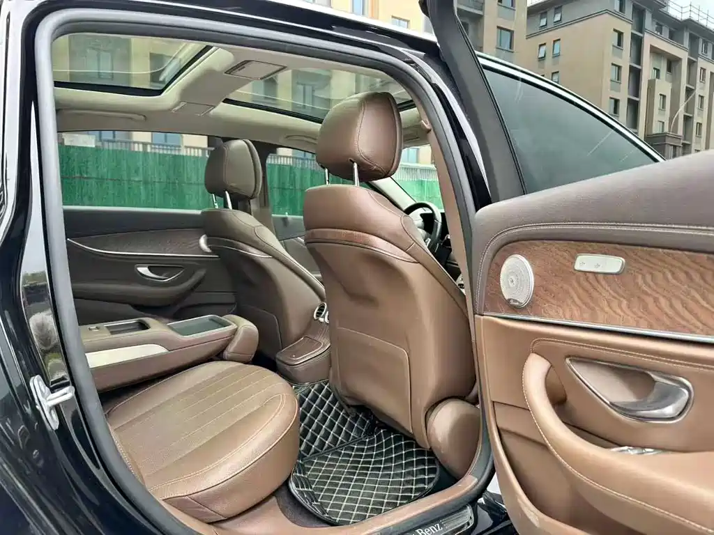 Mercedes-Benz E-Class E 2022 E 300 L Fashion