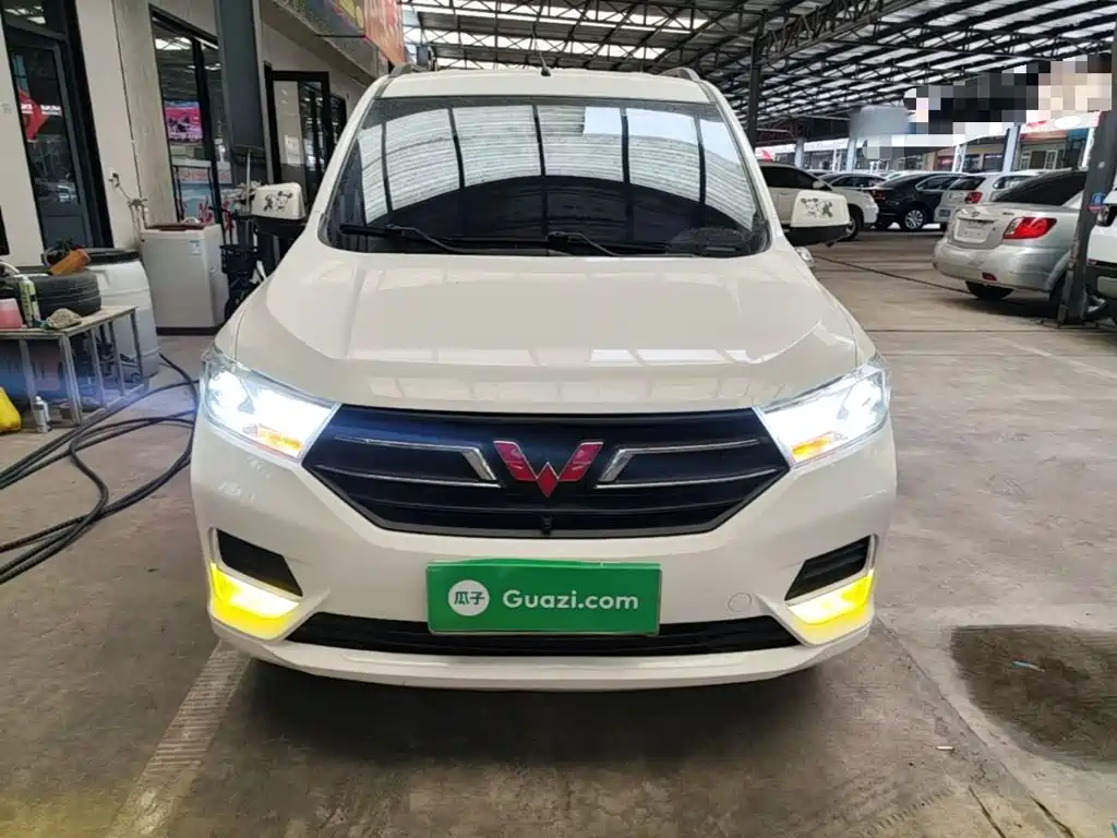 Wuling Hongguang — миниатюра 3