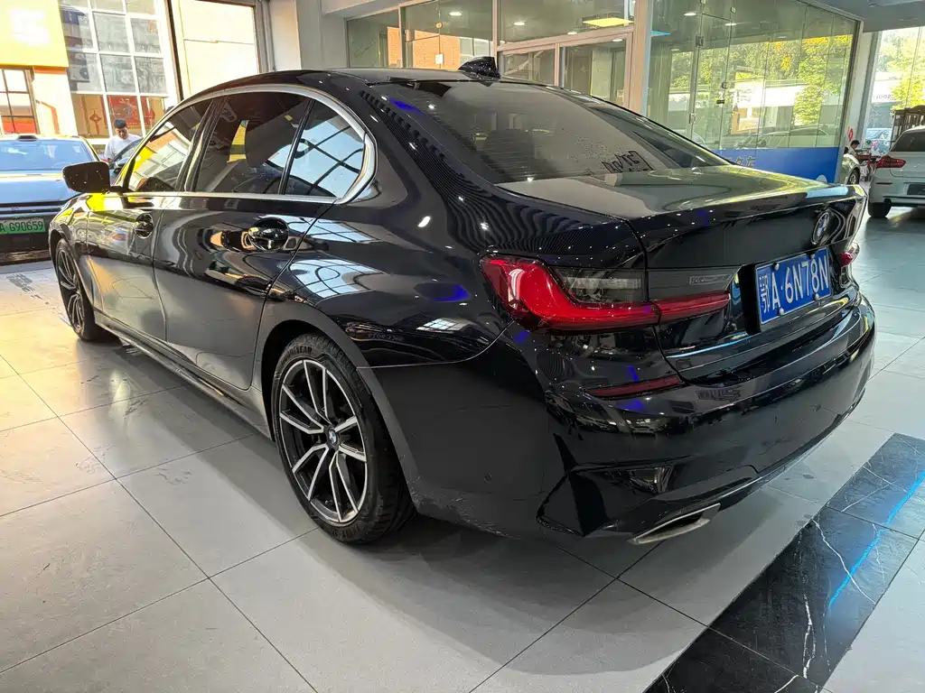 BMW 3 Series — миниатюра 7