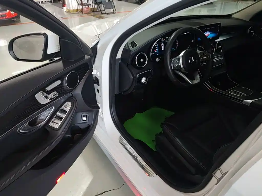 Mercedes-Benz C-Class — миниатюра 16
