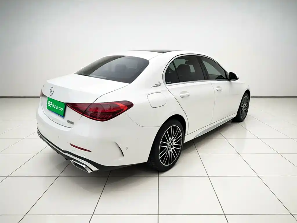Mercedes-Benz C-Class — миниатюра 6