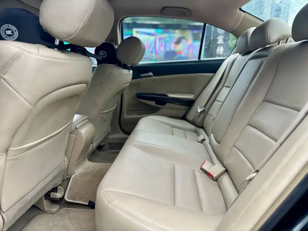 Honda Accord — миниатюра 8