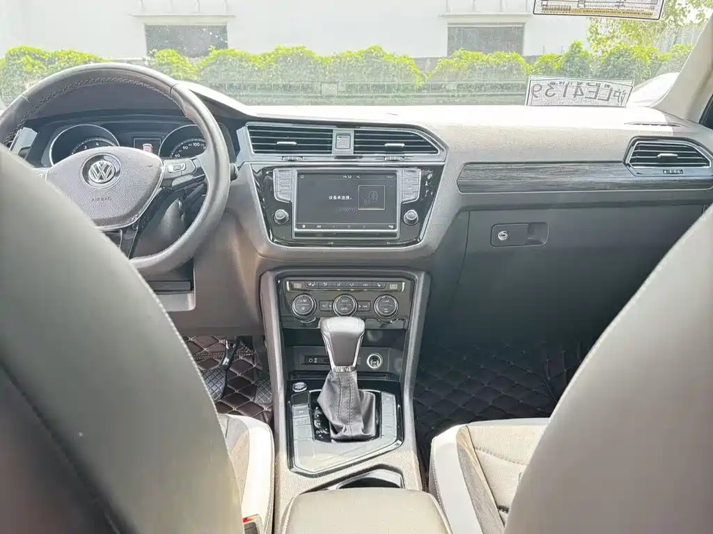 Volkswagen Tiguan L L 2017 330TSI AT Luxury
