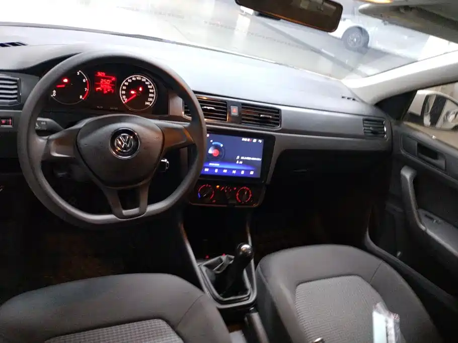 Volkswagen Santana — миниатюра 12