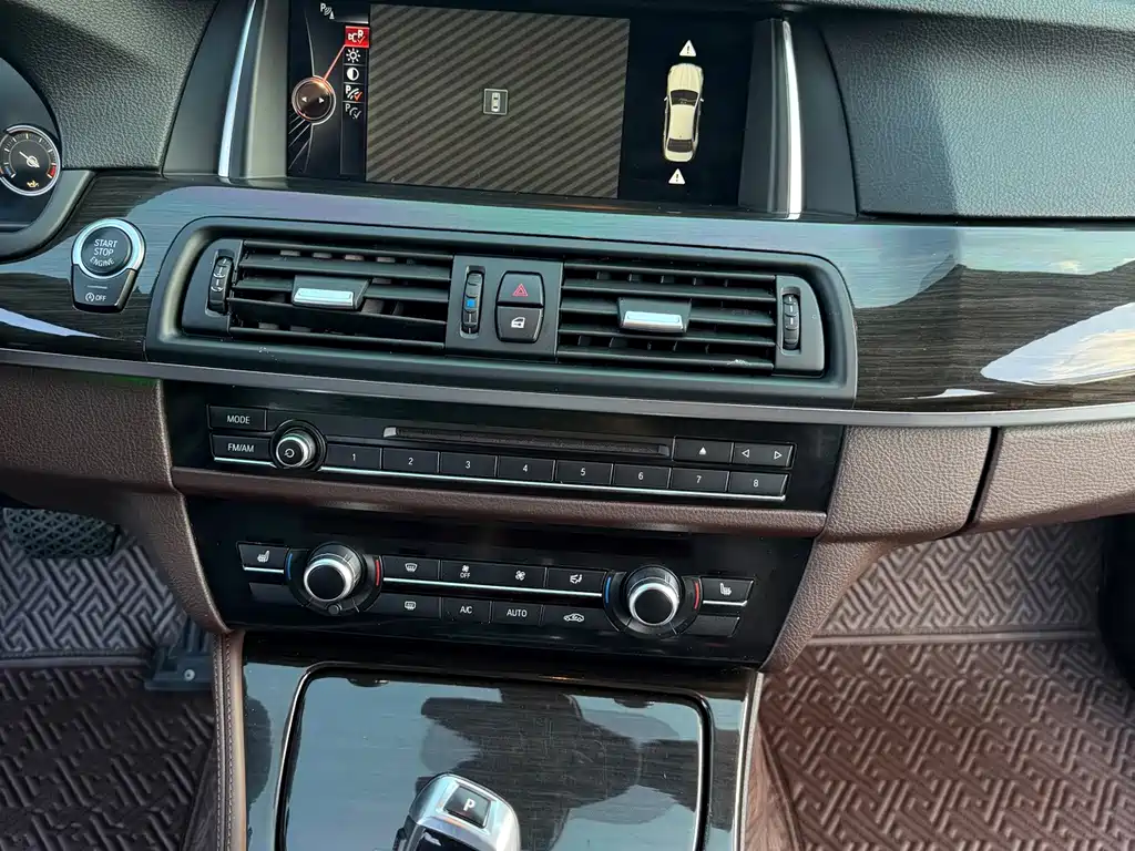 BMW 5 Series — миниатюра 18