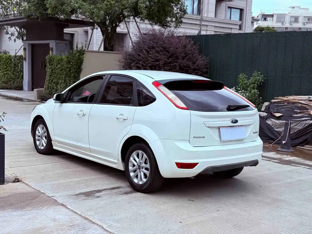 Ford Focus — миниатюра 7
