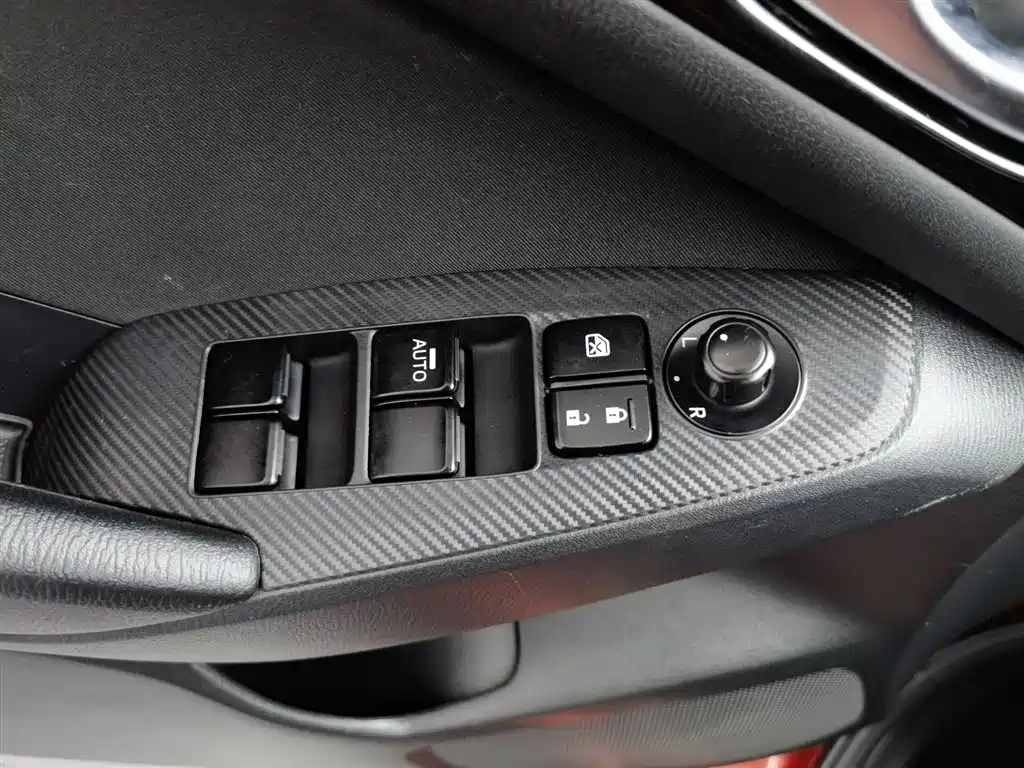 Mazda Mazda3 3 2016 1.5L AT Luxury