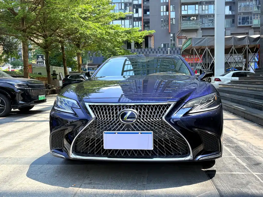 Lexus LS — миниатюра 2