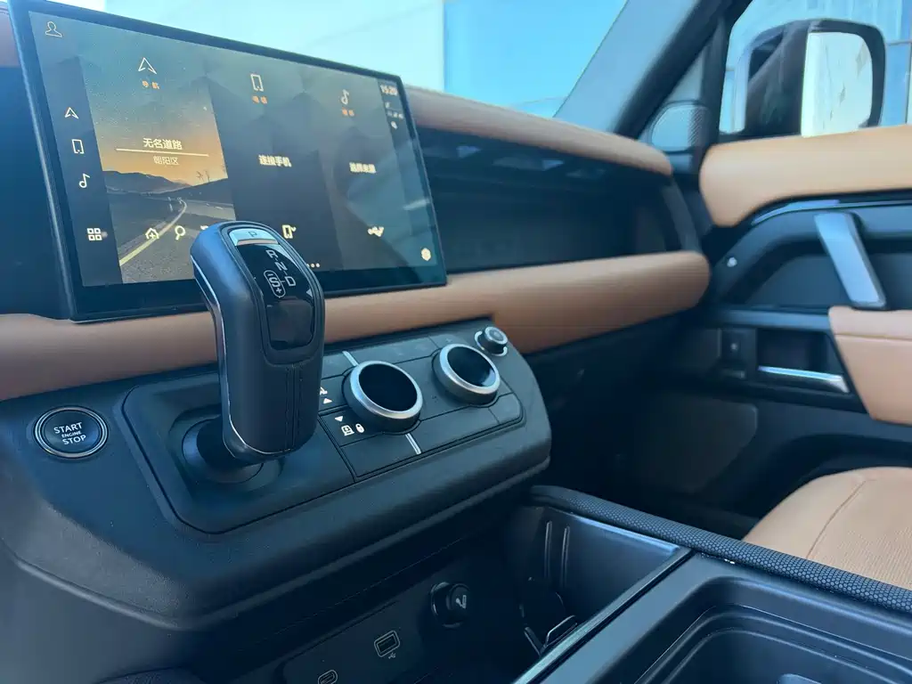 Land Rover Defender — миниатюра 9