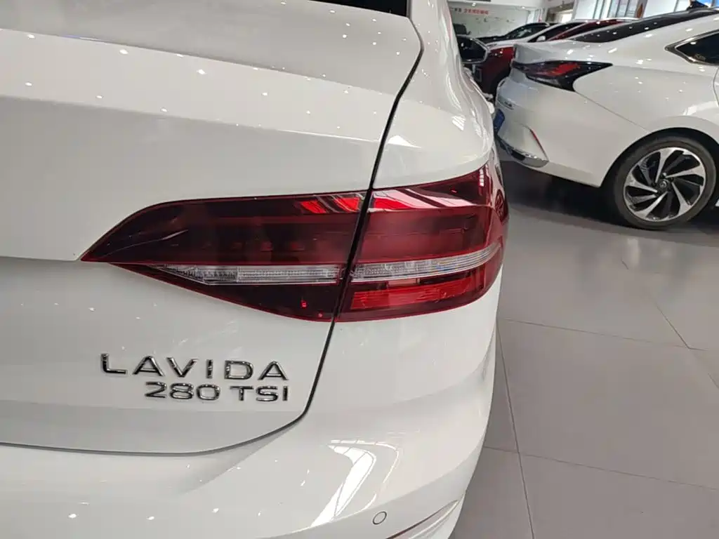 Volkswagen Lavida — миниатюра 8