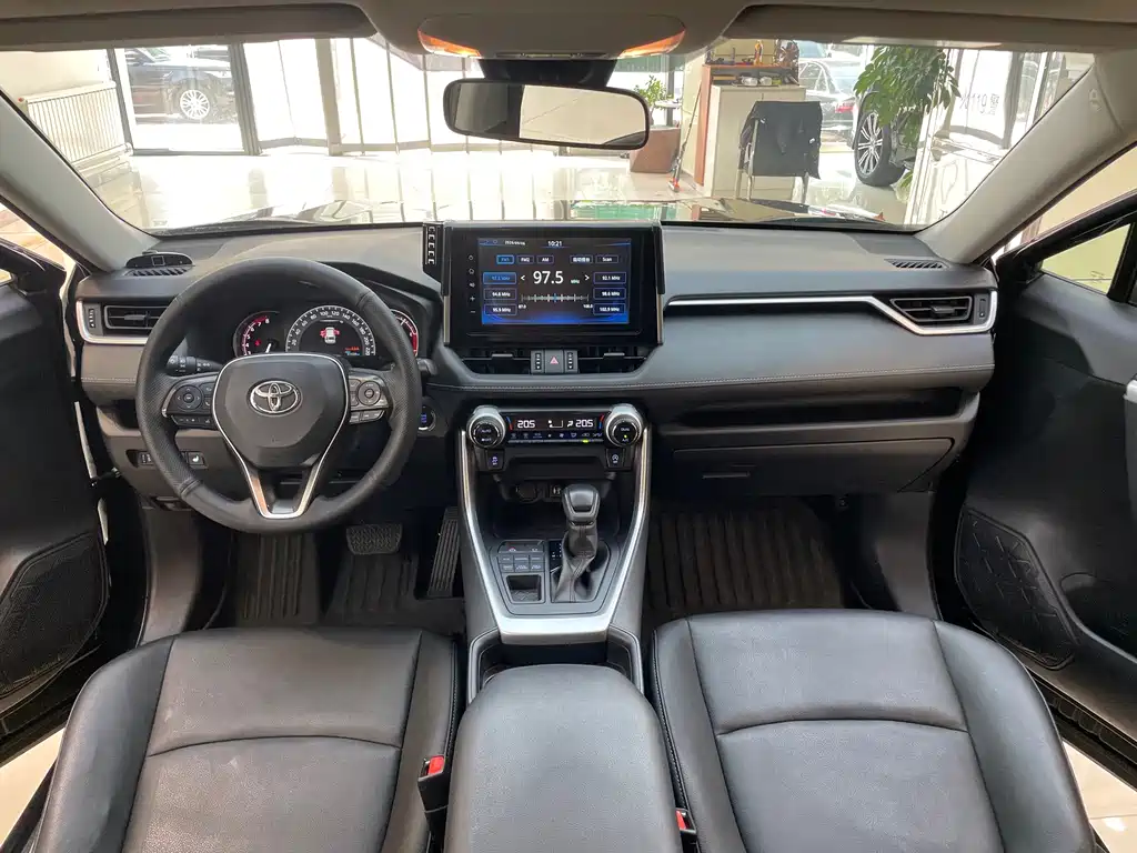 Toyota RAV4 — миниатюра 15