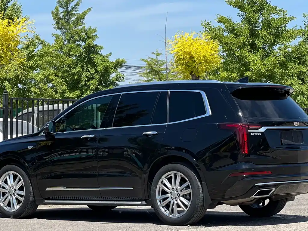 Cadillac XT6 2021 2.0T мест Luxury