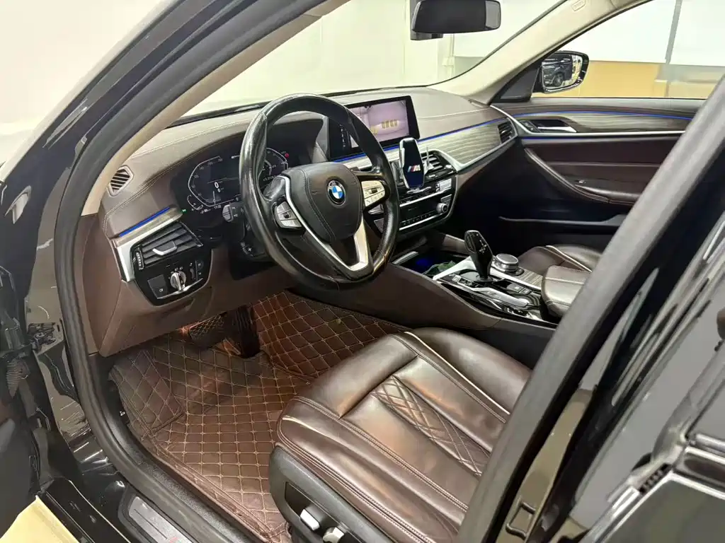 BMW 5 Series New Energy — миниатюра 4