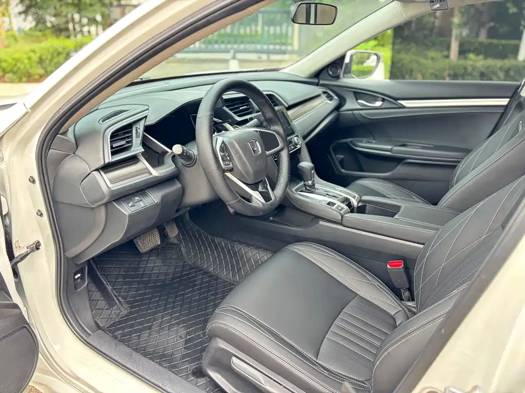 Honda Civic — миниатюра 4