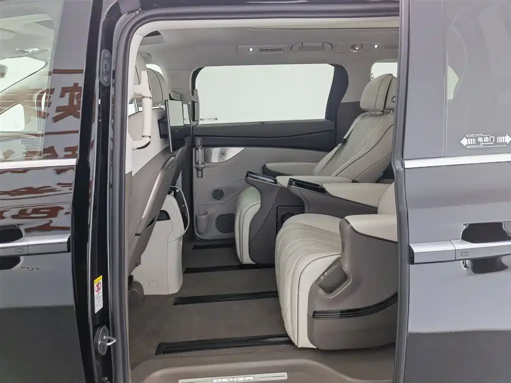 Denza D9 — фотографии объявления, Фото 15