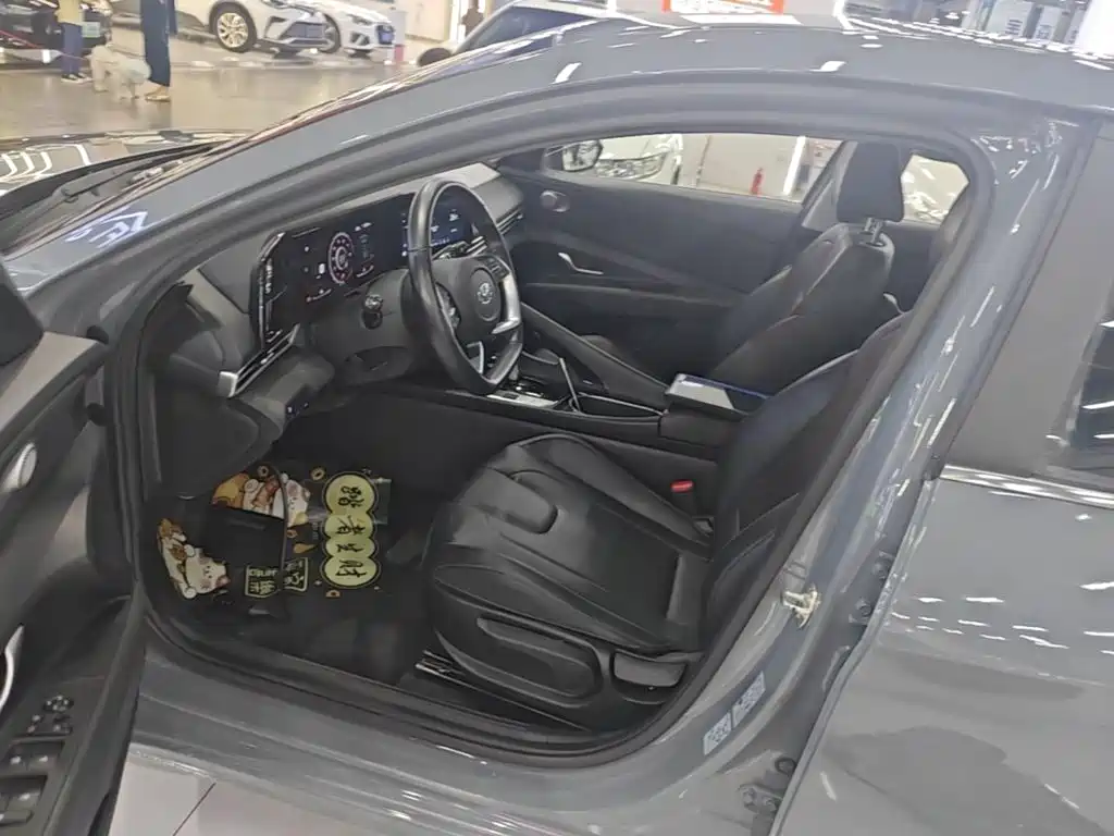 Hyundai Elantra — миниатюра 15