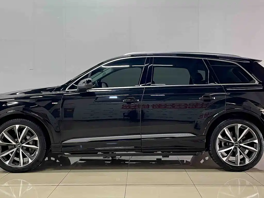 Audi Q7 2022 55 TFSI quattro S line Sport