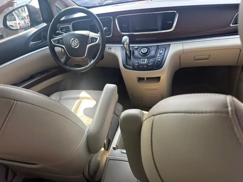Buick GL8 — миниатюра 7