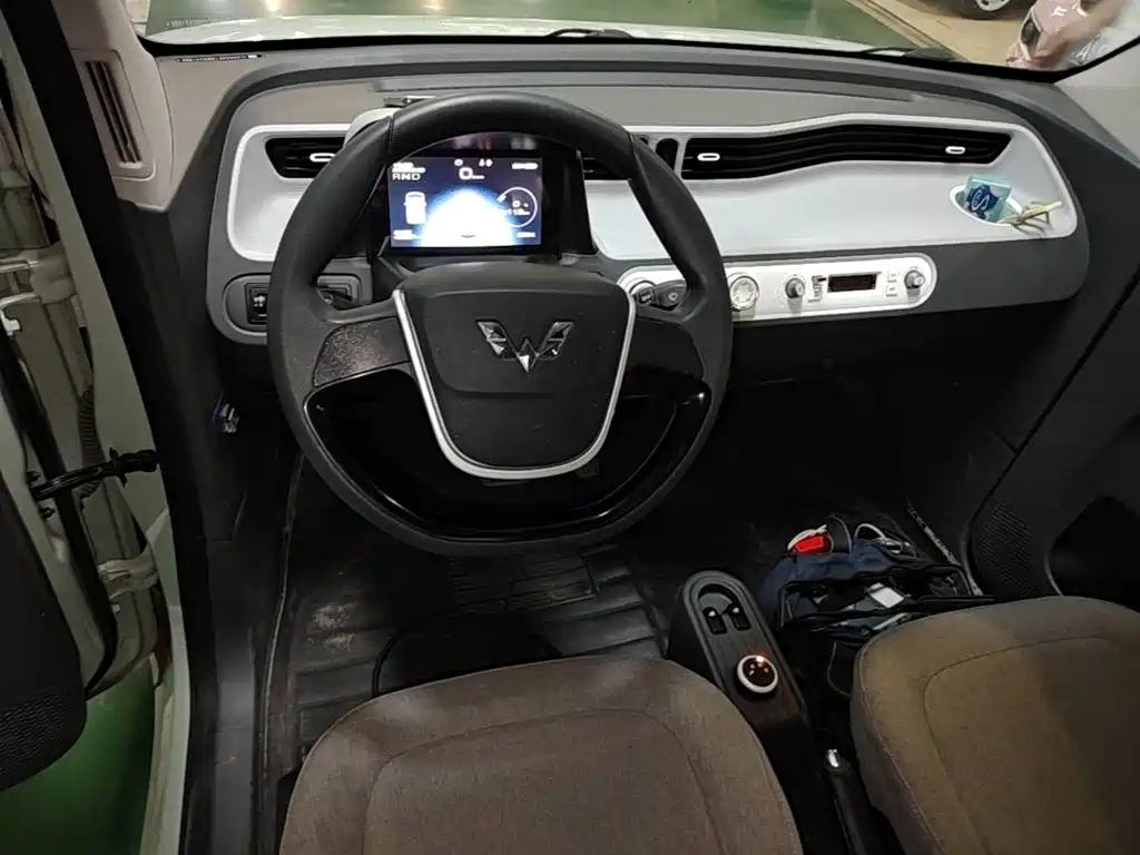 Wuling MINIEV — миниатюра 10