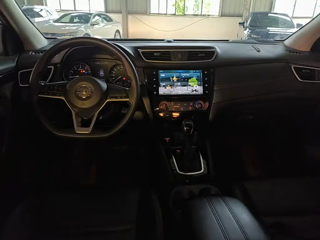 Nissan Qashqai — миниатюра 10