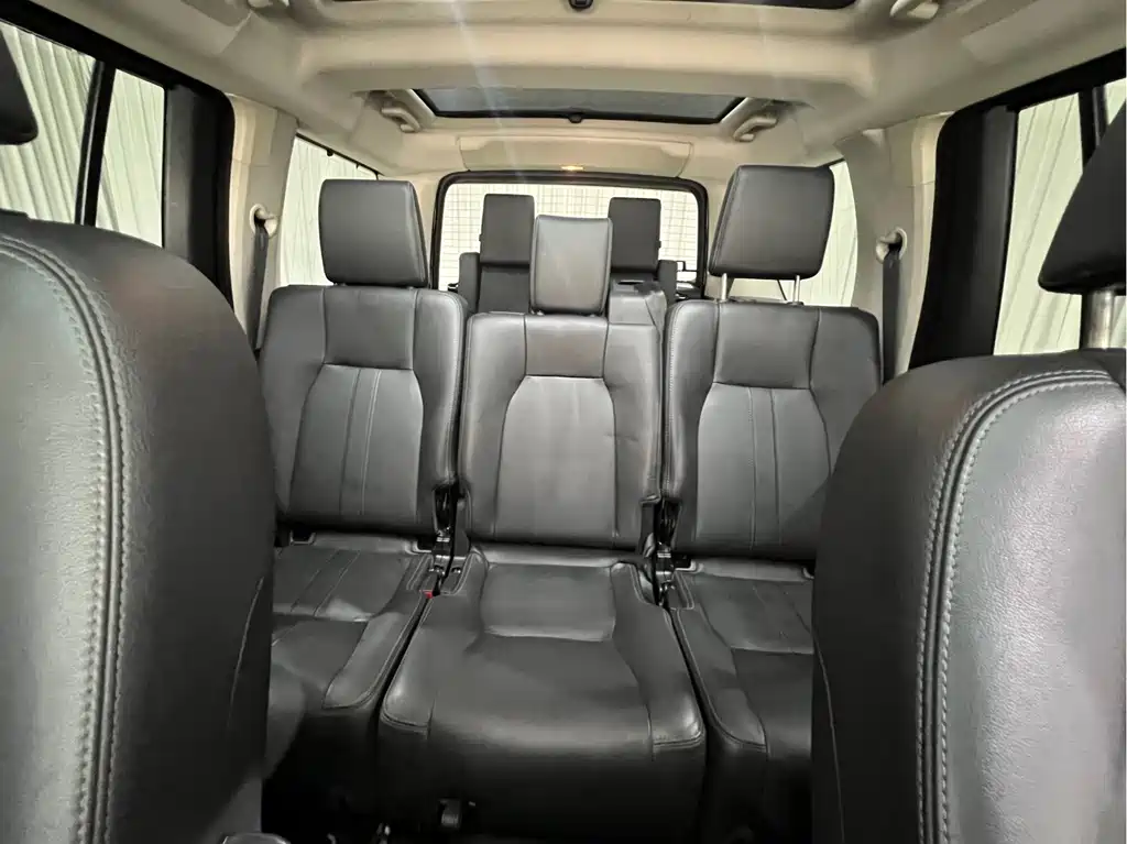 Land Rover Discovery — миниатюра 9