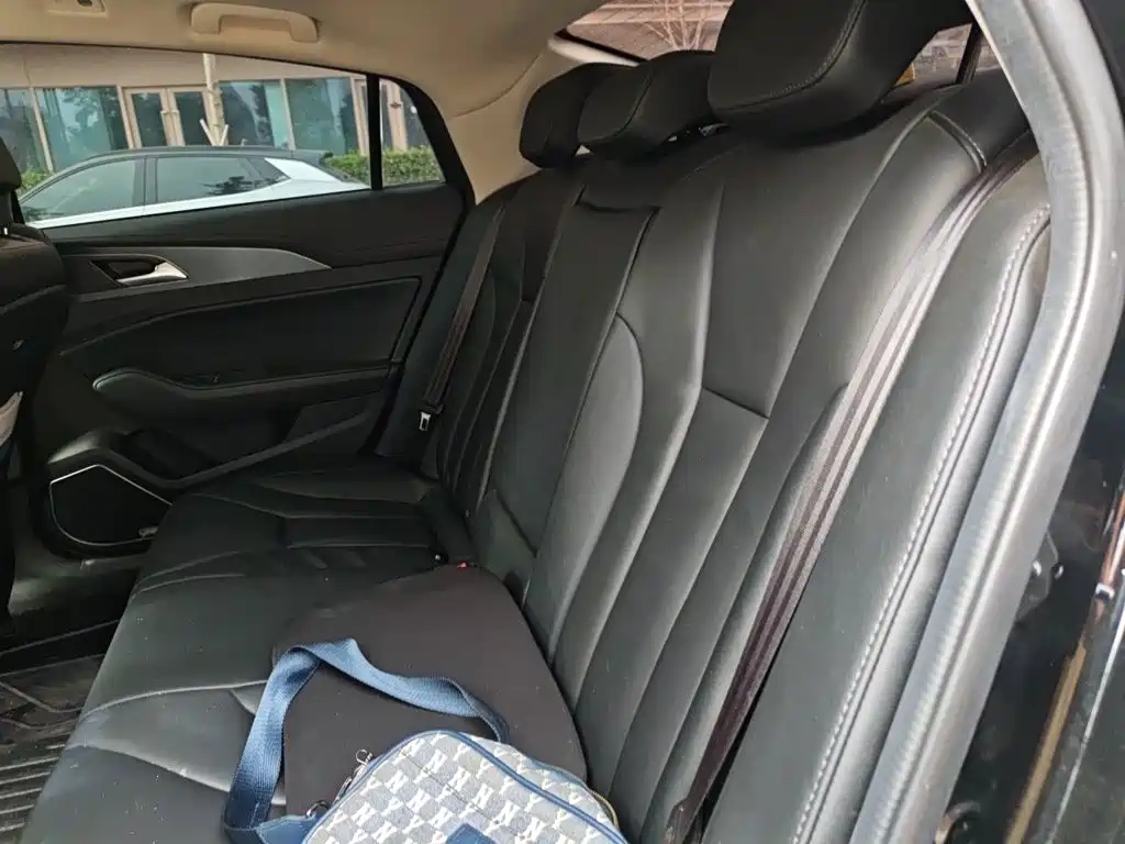 Hongqi Hongqi H5 — миниатюра 18