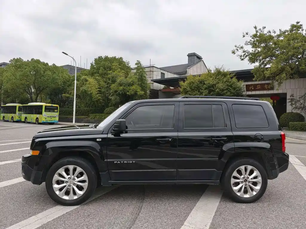 Jeep Patriot — миниатюра 8