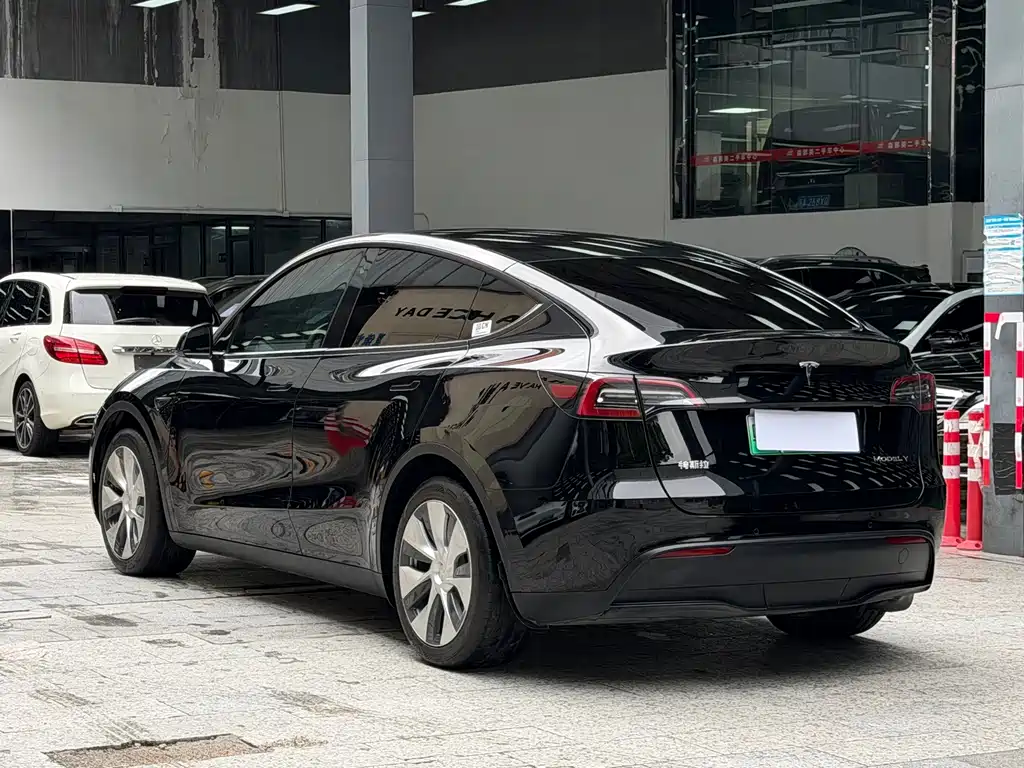 Tesla Model Y — фотографии объявления, Фото 15